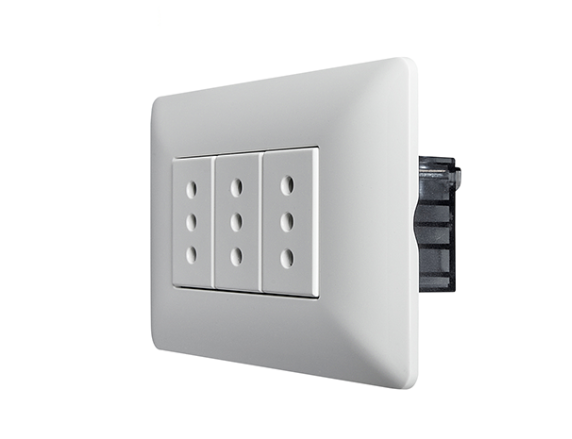 Enchufe triple blanco 10A certificado