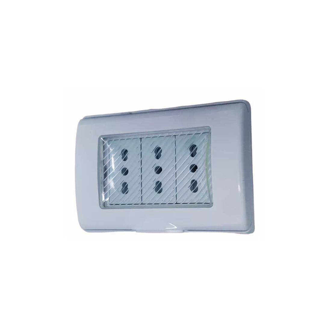 Hidrobox embutido con enchufe triple 10/16A certificado