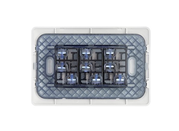 Enchufe triple blanco 10A certificado