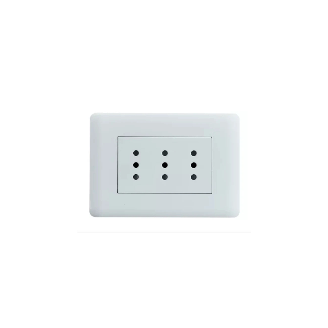 Enchufe triplex punteado blanco 10A certificado
