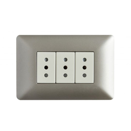 Enchufe triple 10A champagne certificado