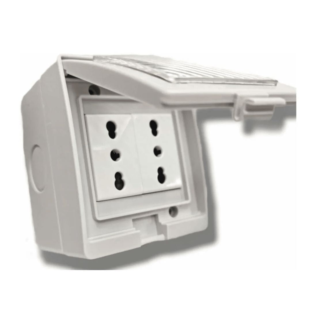 Hidrobox con enchufe doble 10/16A certificado