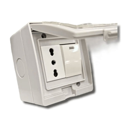 Hidrobox con enchufe simple 10/16A y interruptor 9/12 certificado