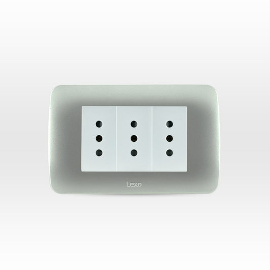 Enchufe triple 10A color plata certificado